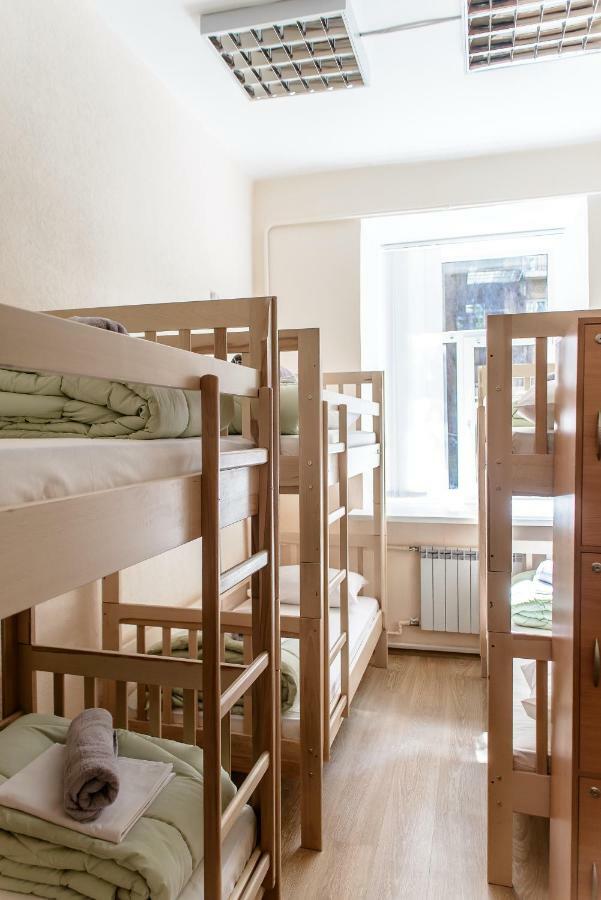 Globus Lipki Hostel Киев Экстерьер фото