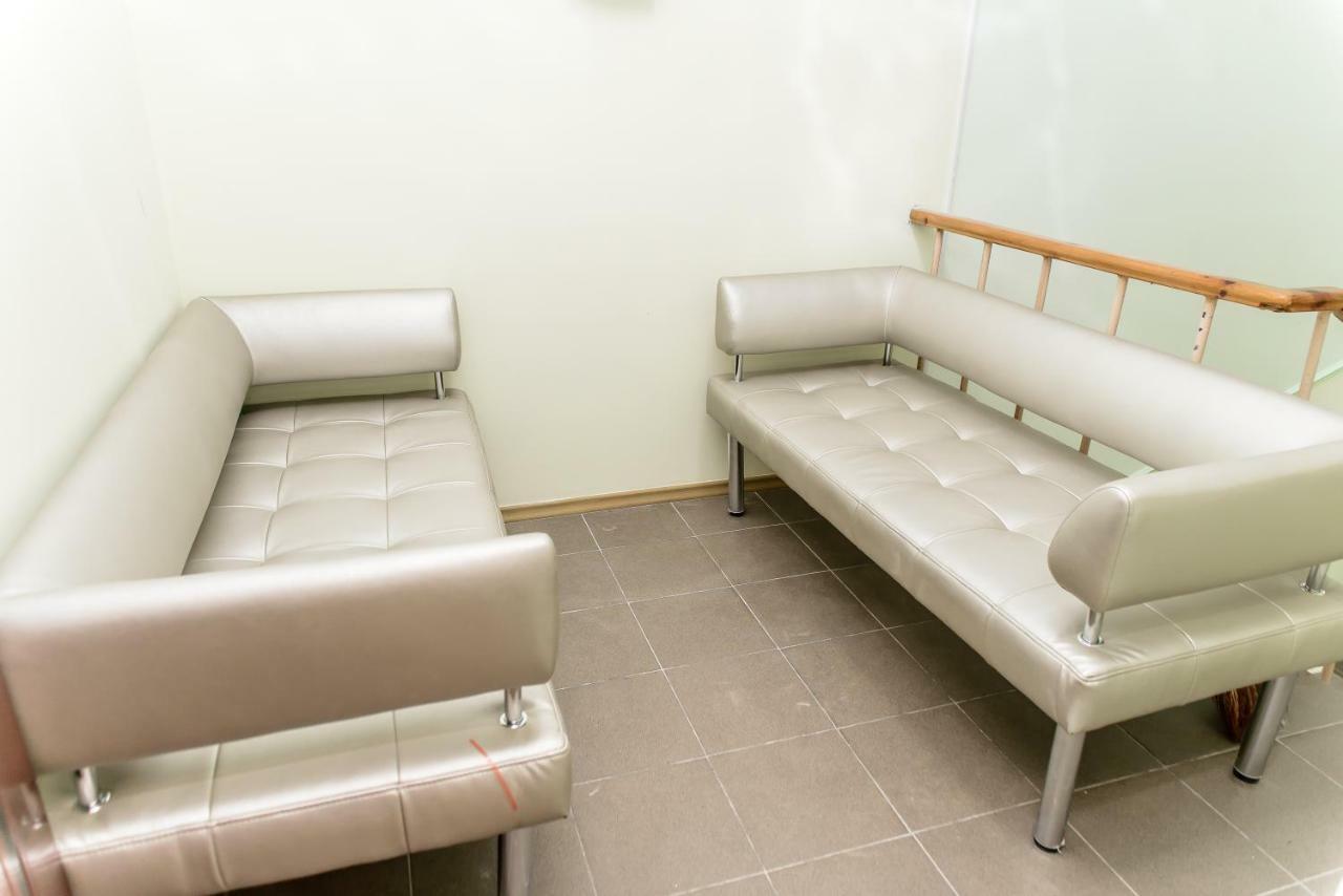 Globus Lipki Hostel Киев Экстерьер фото