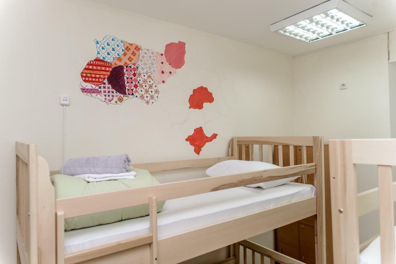 Globus Lipki Hostel Киев Экстерьер фото