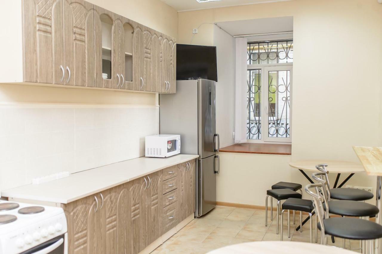 Globus Lipki Hostel Киев Экстерьер фото