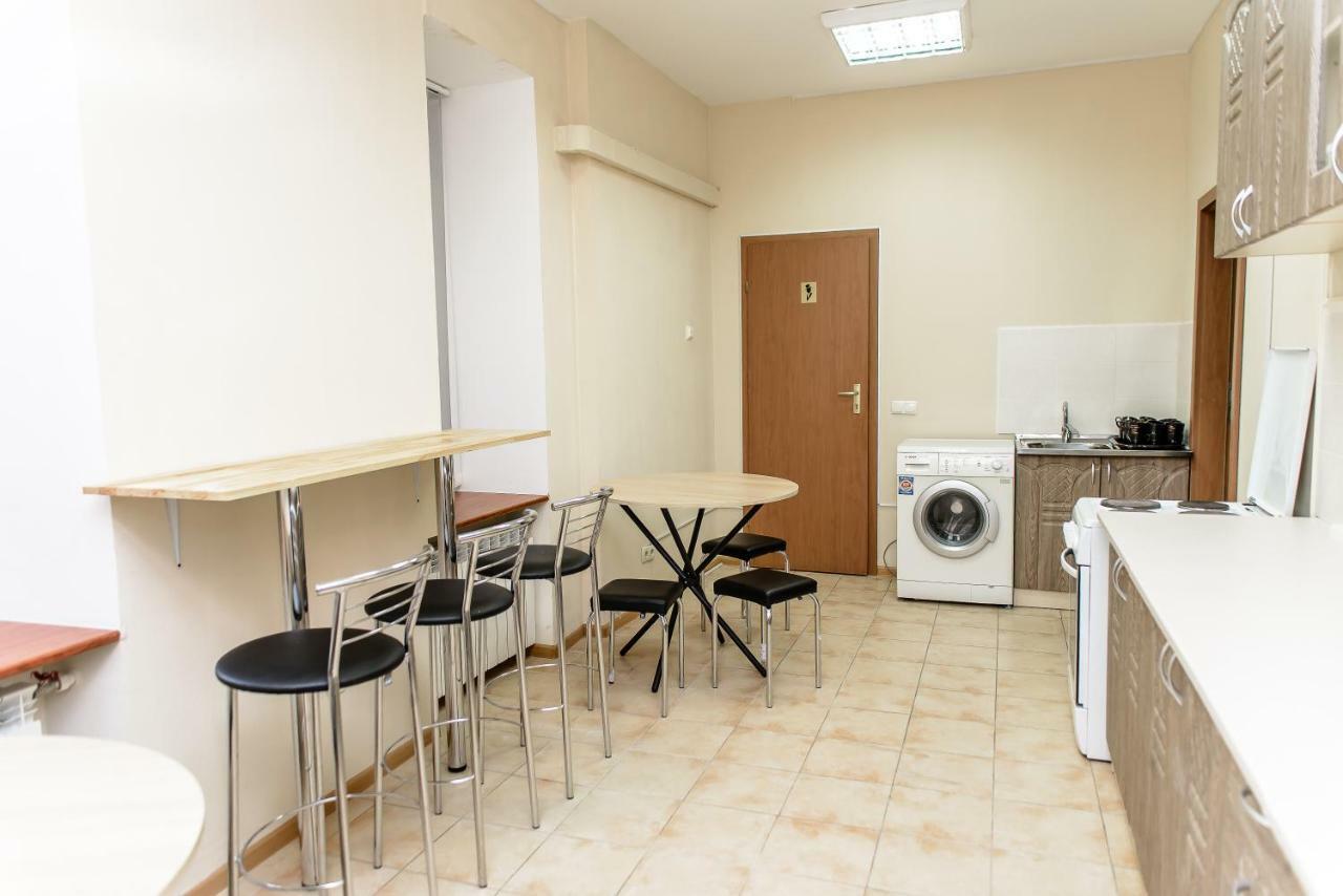 Globus Lipki Hostel Киев Экстерьер фото
