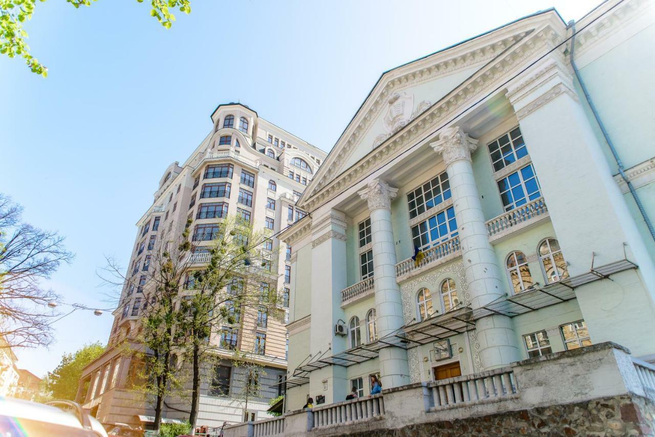 Globus Lipki Hostel Киев Экстерьер фото