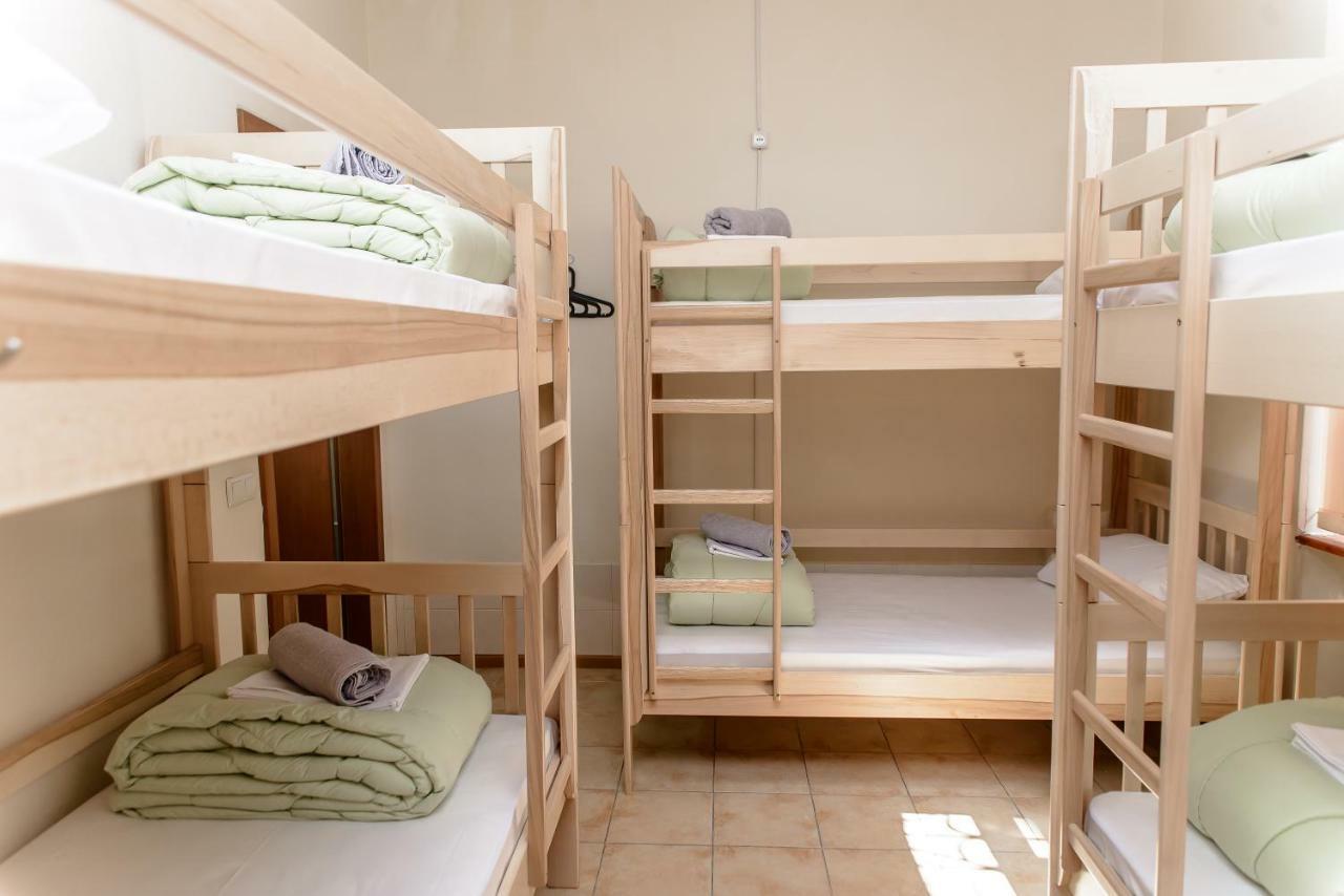 Globus Lipki Hostel Киев Экстерьер фото