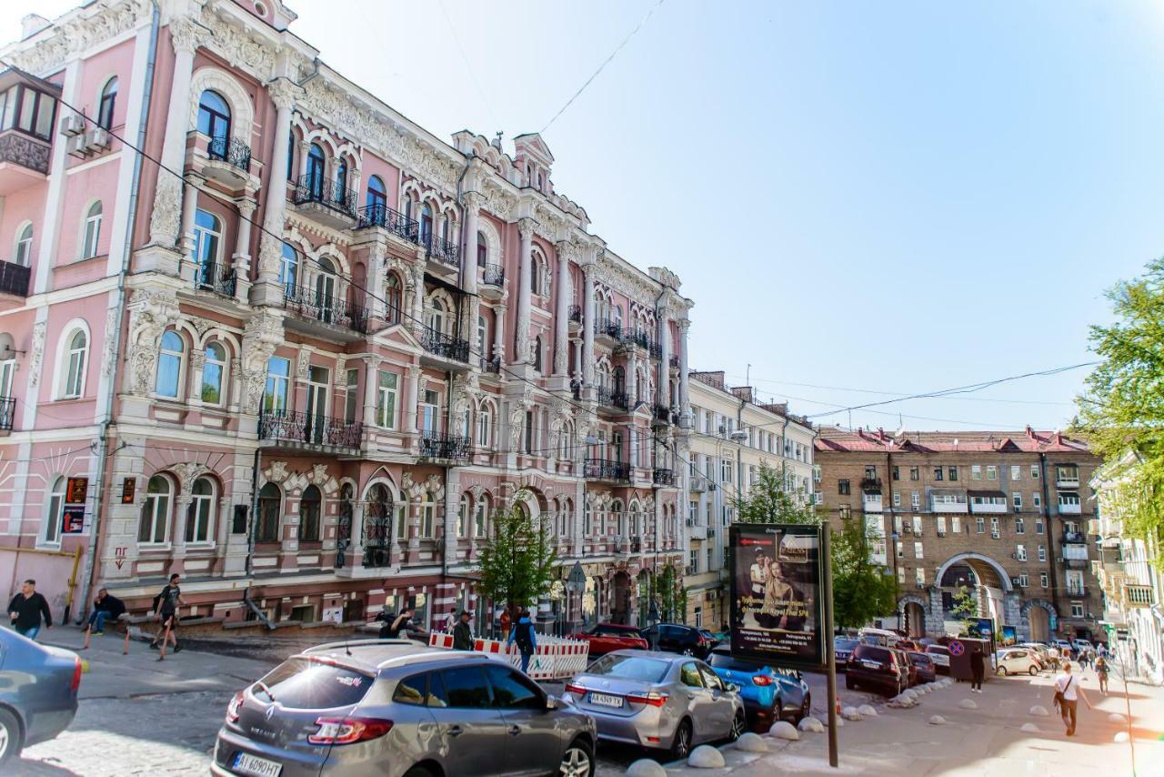 Globus Lipki Hostel Киев Экстерьер фото